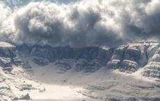 उत्‍तरकाशी में बर्फीले तूफान से हादसा, द्रौपदी का डांडा-2 पर्वत चोटी पर फंसे 20 पर्वतारोही