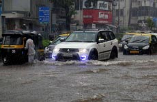 मुंबई समेत पूरे कोंकण क्षेत्र में अगले 4-5 दिन तक भारी बारिश का रेड अलर्ट