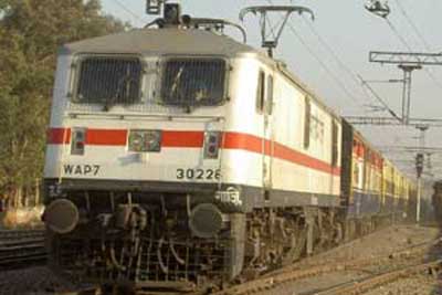 कांवड़ मेला : रेलवे ने चलाईं 4 अतिरिक्त ट्रेनें