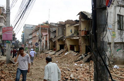नेपाल से दिल्ली तक कांपी धरती, 100 से ज्यादा लोगों की मौत