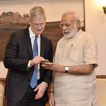 एप्पल सीईओ प्रधानमंत्री से मिले, लांच हुआ मोदी एप  