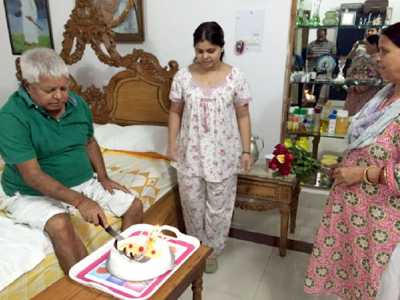 69 के हुए लालू, सोनिया और नीतीश ने दी जन्मदिन की बधाई