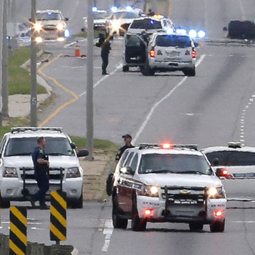 बैटन रूज गोलीबारीः 3 अधिकारियों की हत्या, ओबामा ने कहा- कटु वचन से बचें अमेरिकी