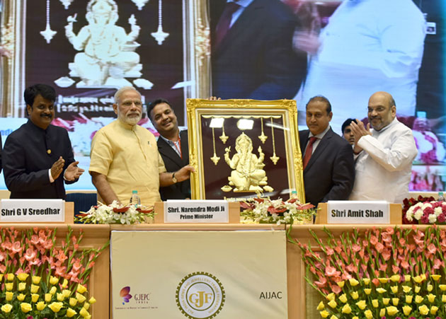 विदेशी बाजार में भी व्यापार बढ़ाइएः भारतीय रत्न एवं आभूषण व्यावसायियों से प्रधानमंत्री मोदी 