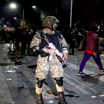 लाहौर धमाके में डीआईजी समेत 16 की मौत, 6 महीने में 263 लोगों की मौत 