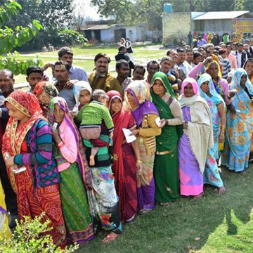 उत्तर प्रदेश विधानसभा चुनाव 2017: चौथे चरण में 53 सीटों पर मतदान जारी