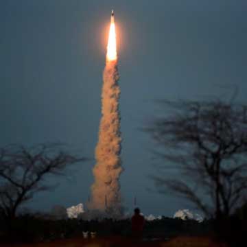 इसरो के सबसे भारी रॉकेट जीएसएलवी मार्क-3 की उड़ान, संचार उपग्रह जीसैट-19 अंतरिक्ष में
