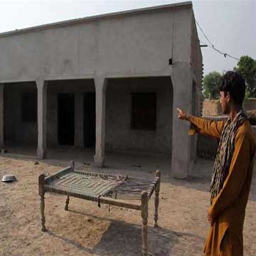 पाकिस्तान में परिवार के सामने लड़की से दुष्कर्म, 20 लोग गिरफ्तार