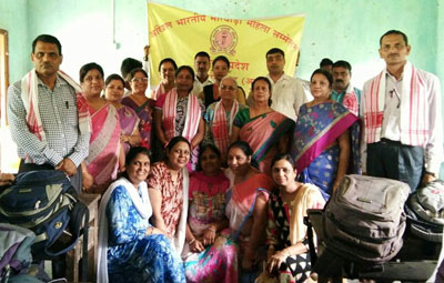 महिला सम्मेलन ने किया नेहरु हिन्दी विद्यालय के शिक्षकों का सम्मान 