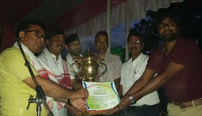 मोरान में दुर्गा पुजा समितियां पुरस्कृत,श्री सार्वजनिक दुर्गा पुजा समिति को प्रथम पुरस्कार