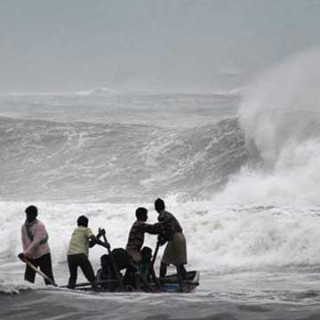 बंगाल की खाड़ी में हवा का दबाव ले रहा चक्रवाती रूप, तमिलनाडु, केरल में भारी बारिश की आशंका 