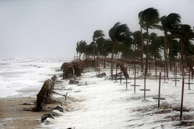 मेकुनु चक्रवात से कर्नाटक के समुद्री इलाकों में बाढ़, मुख्यमंत्री ने ली जानकारी, पीएम का सहायता का भरोसा