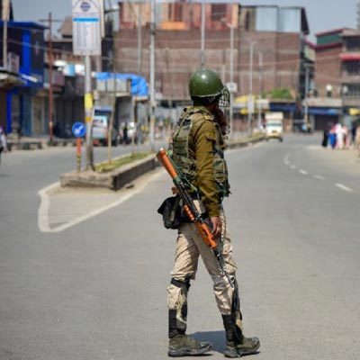 कश्मीर भेजे जा रहे हैं केंद्रीय सुरक्षाबलों के 10 हजार जवान