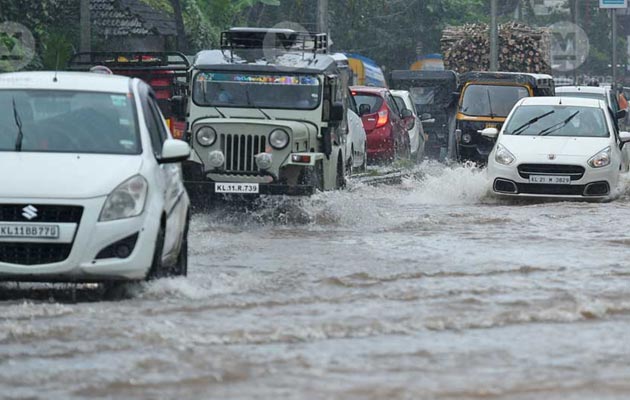 केरल में भारी बारिश से तबाही, 9 की मौत, 12 लापता