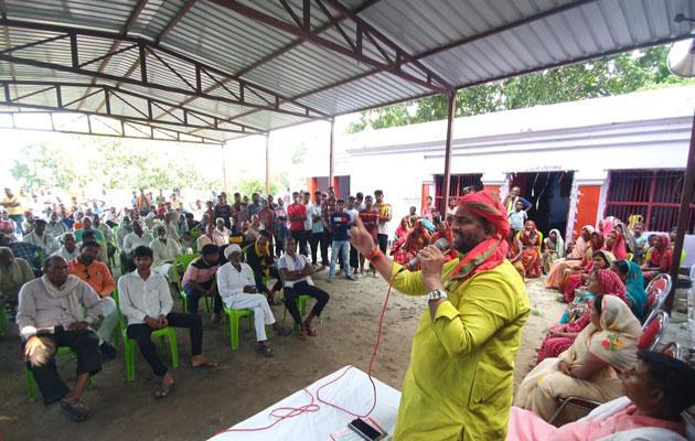 गंगा कटान मुक्ति यात्रा: एक बार फिर सुर्खियों में छाए सपा नेता मनोज सिंह