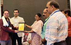 चंदौली निवासी होम्यो आइकॉन अवार्ड से सम्मानित हुए डॉ अभिमन्यु पाण्डेय