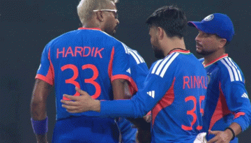 पाकिस्तान को हराकर आपस में भिड़े भारतीय खिलाड़ी! सूर्या और हार्दिक ने कुलदीप पर निकाला गुस्सा