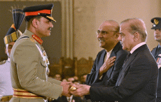 पाकिस्तान को भारत से खौफ, सेना को सेहत का ख्याल रखने के लिए क्यों बोलने लगे मुल्ला-मुनीर?