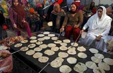 सबसे बड़ी सामुदायिक रसोई, हरमंदिर साहिब की लंगर सेवा पर जीएसटी की मार