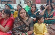 सैयदराजा नगर पंचायत स्थित तालाब पर धूमधाम से मना जीवित्पुत्रिका का पर्व, चेयरमैन आभा जायसवाल मौजूद