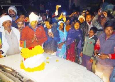 गैंगरेप पीड़िता लड़की की अस्थियां गंगा में विसर्जित
