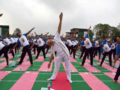 चंडीगढ़ में 30 हजार लोगों के साथ पीएम मोदी ने किया योगा