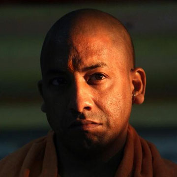 आधी रात को हुई कैबिनेट बैठक में मुख्‍यमंत्री योगी का आदेश, जिला मुख्यालयों पर मिलेगी 24 घंटे बिजली 