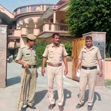 चुनावी रंजिश में दो पक्षों में खूनी संघर्ष, 5 लोगों की गोली मारकर हत्या