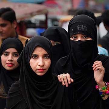तत्‍काल तीन तलाक अब बना अपराधः कैबिनेट ने ट्रिपल तलाक बिल को मंजूरी दी