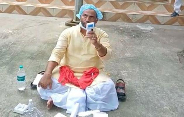 चंदौली: पूर्व विधायक सैयदराजा मनोज कुमार सिंह का बरहनी ब्लॉक पर धरना, घोटालेबाज़ को दी चेतावनी, छोड़ूंगा नही?