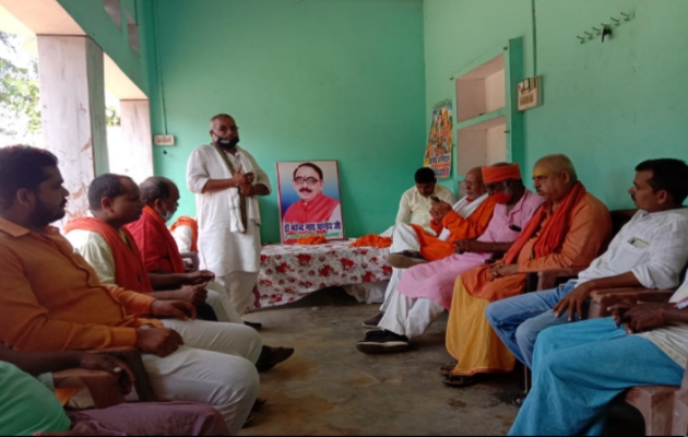 चंदौली: मंडल अध्यक्ष बरहनी ने अरंगी गांव में धूमधाम से मनाया, सांसद डॉ महेंद्र नाथ पाण्डेय का जन्मदिन
