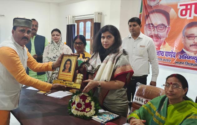 चंदौली: कार्यकर्ता ही भाजपा के रीढ़, राज्यसभा सांसद ने भरी हुंकार, डॉ के एन पाण्डेय ने किया सम्मानित