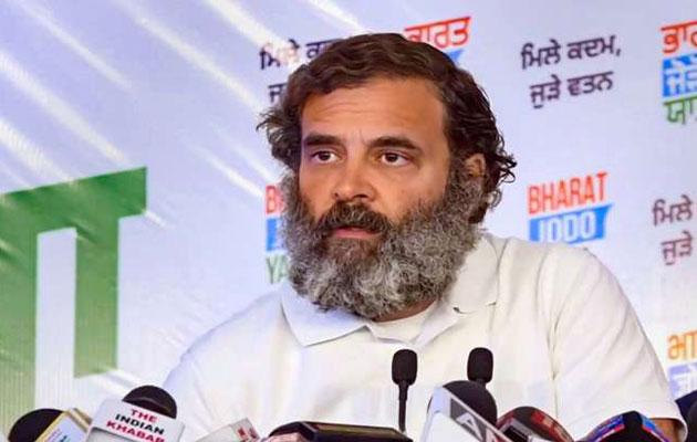 राहुल गांधी ने सरकार बनने पर महिलाओं के लिए बसों में मुफ्त यात्रा का वादा किया
