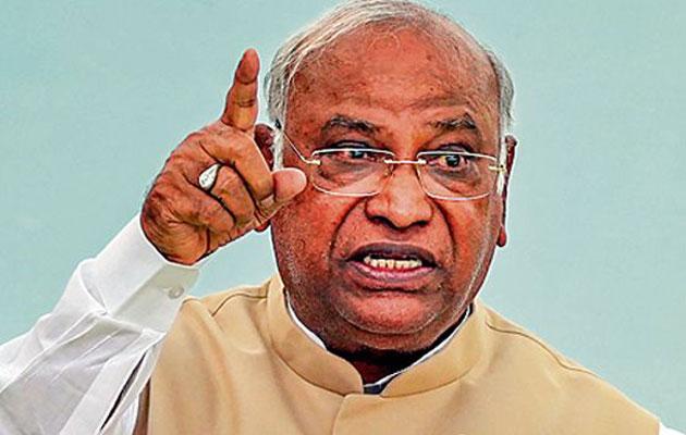 बजरंग दल पर बैन का किया था वादा, खरगे को मिला 100 करोड़ का लीगल नोटिस