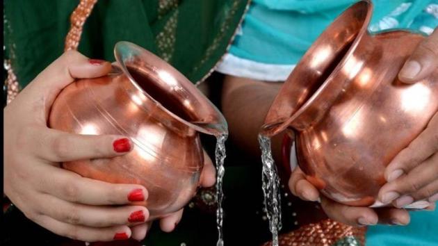 हर नामुमकिन चीज को मुमकिन बनाएंगे तांबे के लोटे से जुडे़ ये उपाय