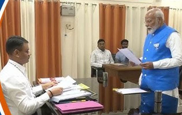 प्रधानमंत्री नरेंद्र मोदी ने लगाई काशी से नामांकन की हैट्रिक