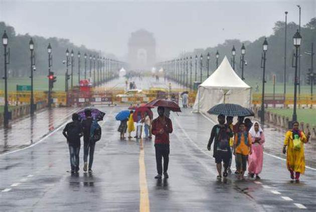 दिल्ली में बदल रहा मौसम, अब भीषण गर्मी से होगी हालत खराब