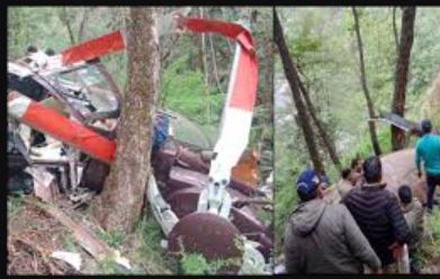 श्रद्धालुओं को लेकर गंगोत्री जा रहा था हेलिकॉप्टर, उत्तरकाशी में क्रैश