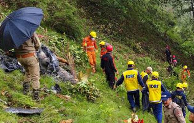 पहाड़ी से फिसलकर गहरी खाई में गिरे श्रद्धालु, केदारनाथ यात्रा में बड़ा हादसा