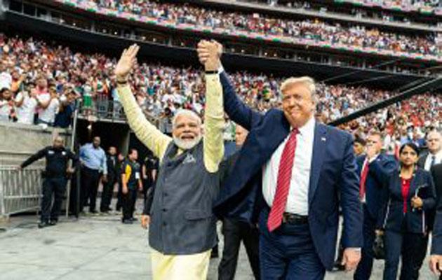 बीच में अटकी भारत-अमेरिका ट्रेड डील, सस्ते दामों पर मक्का-सोयाबीन बेचना चाहता है US