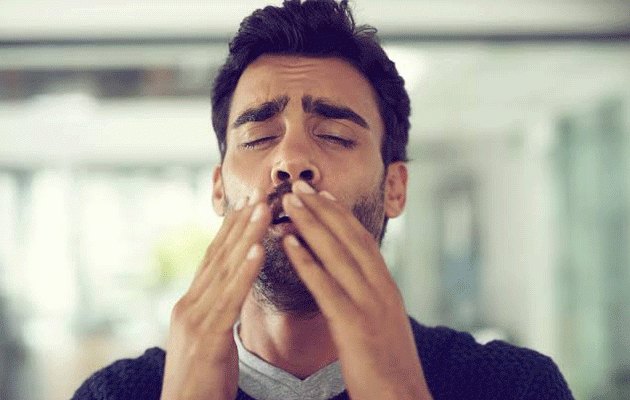 छींकते वक्त आंखें क्यों बंद हो जाती हैं? जानें क्या कहता है?