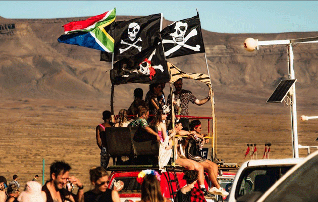 पश्चिम अफ्रीका के इस देश में हुआ तख्तापलट, सेना ने अपने हाथ में लिया कंट्रोल