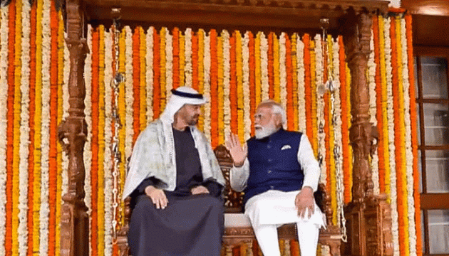 पीएम मोदी ने UAE के राष्ट्रपति को तोहफे में दिए ये गिफ्ट
