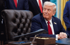 ट्रंप ने हमास को दी 48 घंटे की चेतावनी...गाजा में एयर स्ट्राइक पर भड़के 