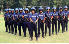 खौफ में मोहम्मद यूनुस! घर के बाहर भारी फोर्स तैनात, बांग्लादेश में सड़कें बनीं छावनी