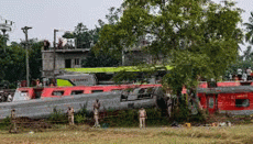 असम में बड़ा हादसा, राजधानी एक्सप्रेस से टकराए 8 हाथी, हुई मौत